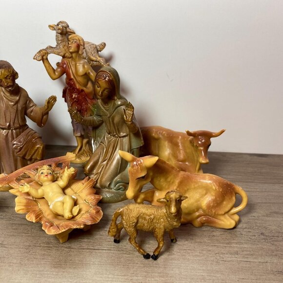 Vintage Plastic Nativity Scene Figures – Mid-Century Christmas Manger Decor - Picture 6 of 9